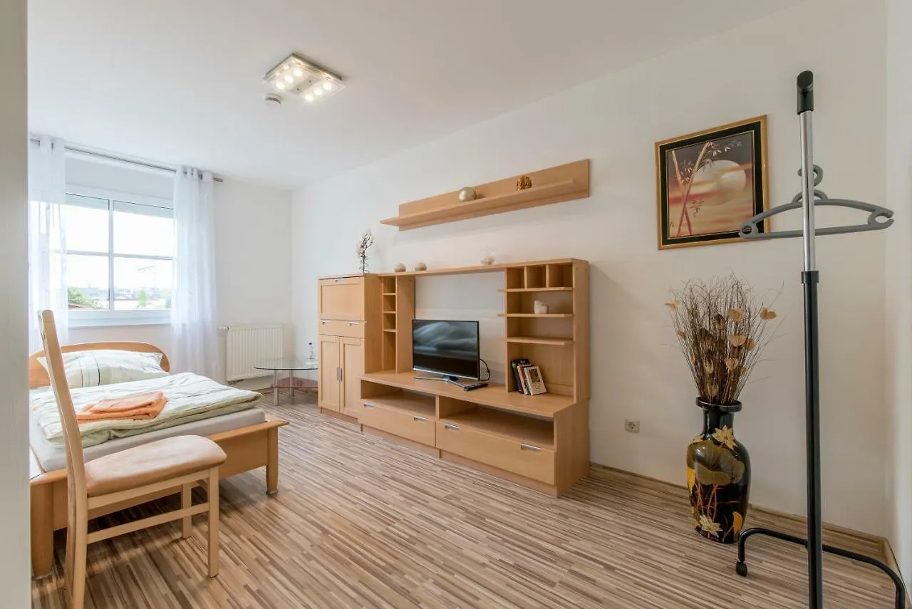 Apartments Or Rooms Near Exhibition Center ハノーファー ドイツ
